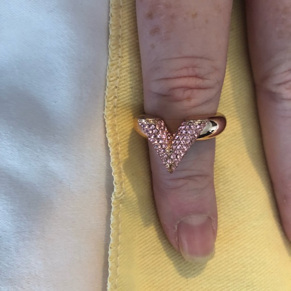 Louis Vuitton V ring rose gold swarosky crystals - Picture 2 of 8